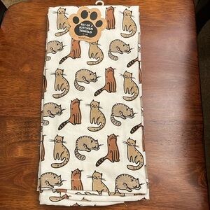 NWT Wyatt Home Contented Cats Kitchen Towel Set
